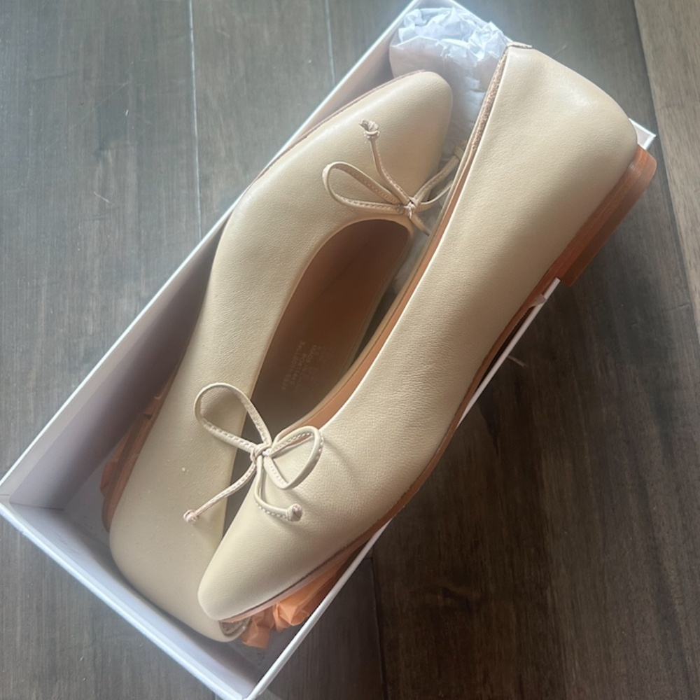 Quince Italian Leather Pointed Bow Flat - Almond